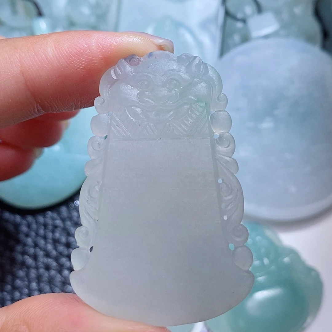 未镶嵌定制翡翠毛货付款后确认抛光