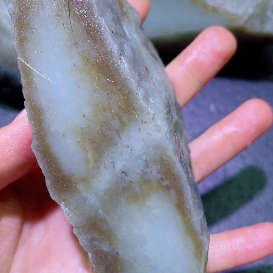 和田玉未镶嵌珠宝半成品