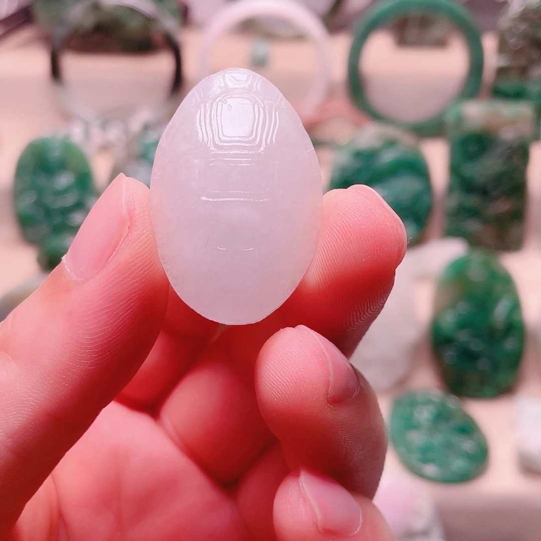 独山玉未镶嵌颈饰