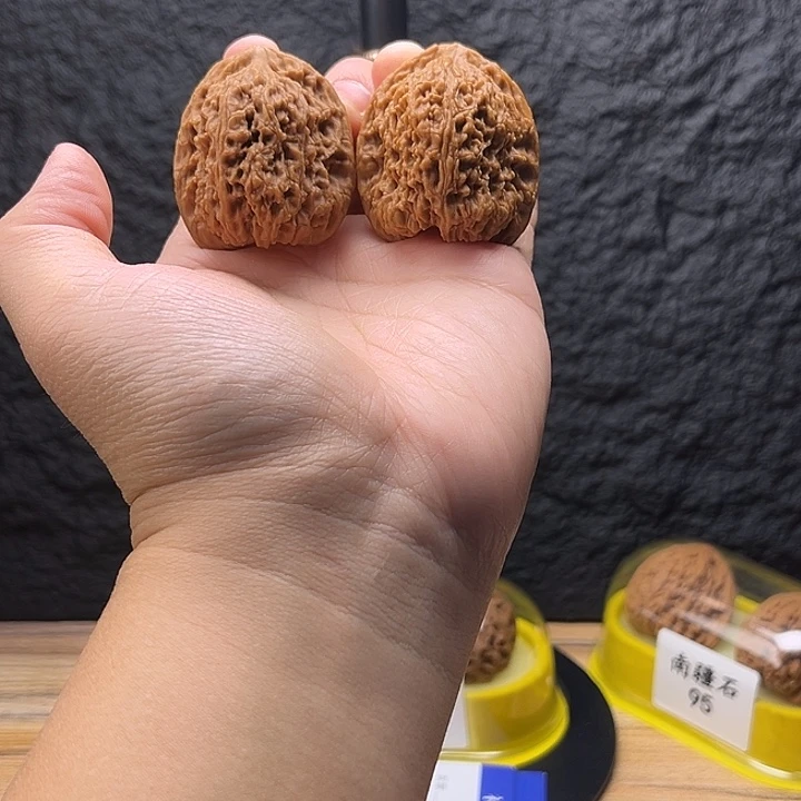 文玩核桃吊坠210南疆