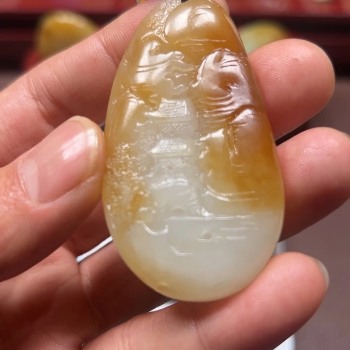 光***张和田玉未镶嵌颈饰