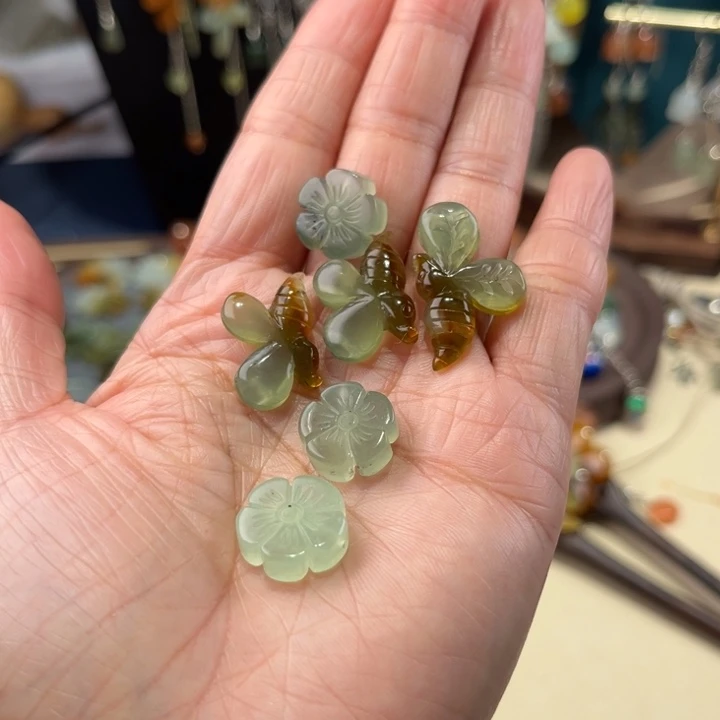 蛇纹石玉未镶嵌手机挂