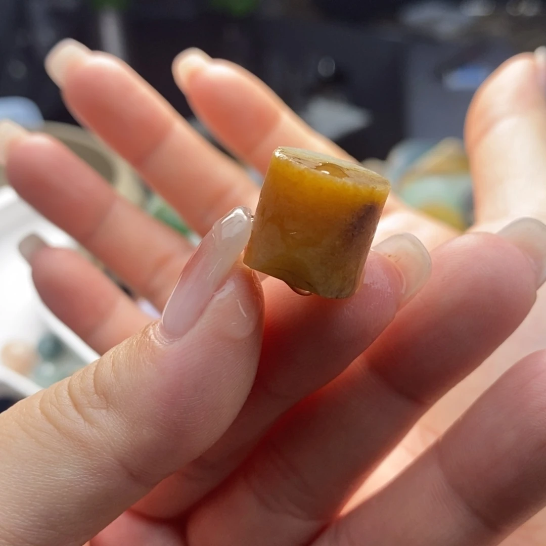 定制翡翠戒心未镶嵌不**此