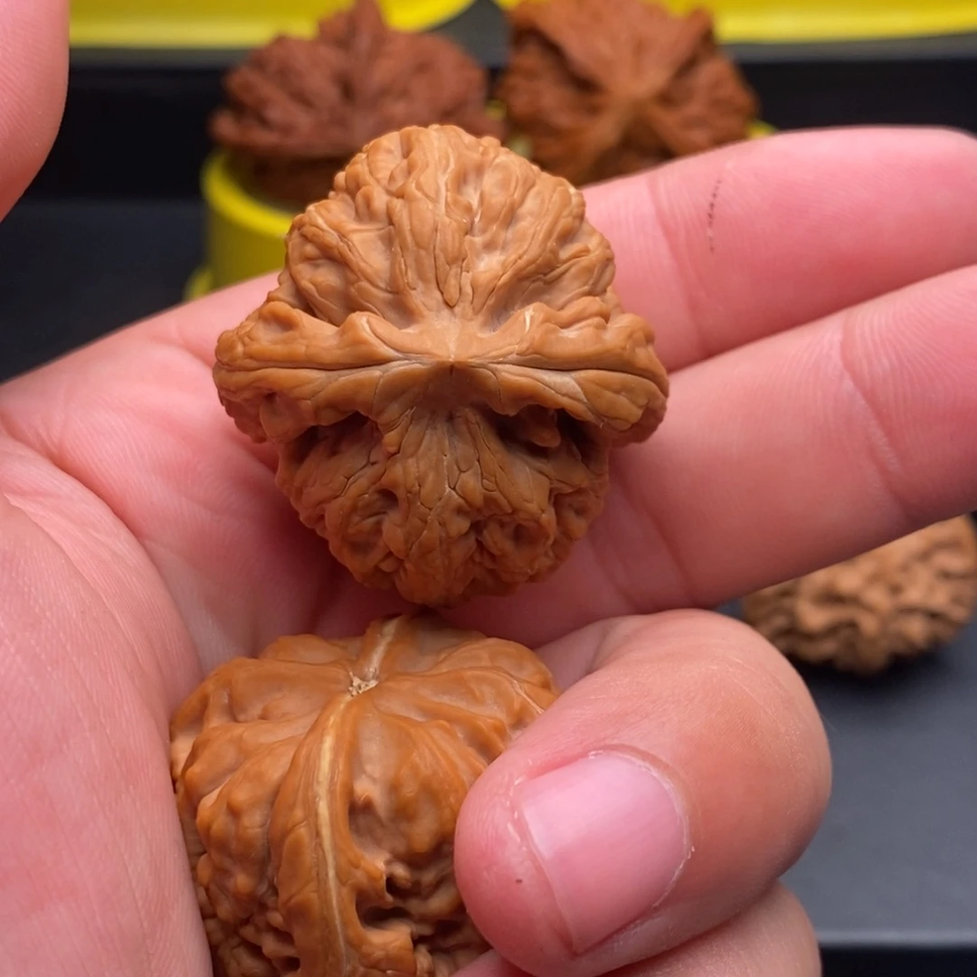 羲***文玩核桃吊坠40红锦鲤