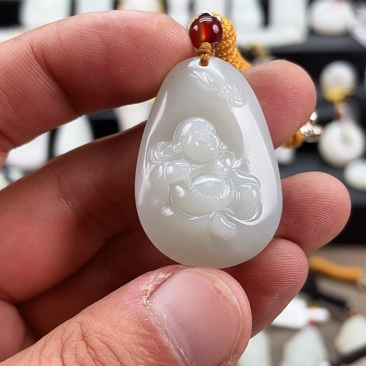 颈饰未镶嵌和田玉（糖玉）