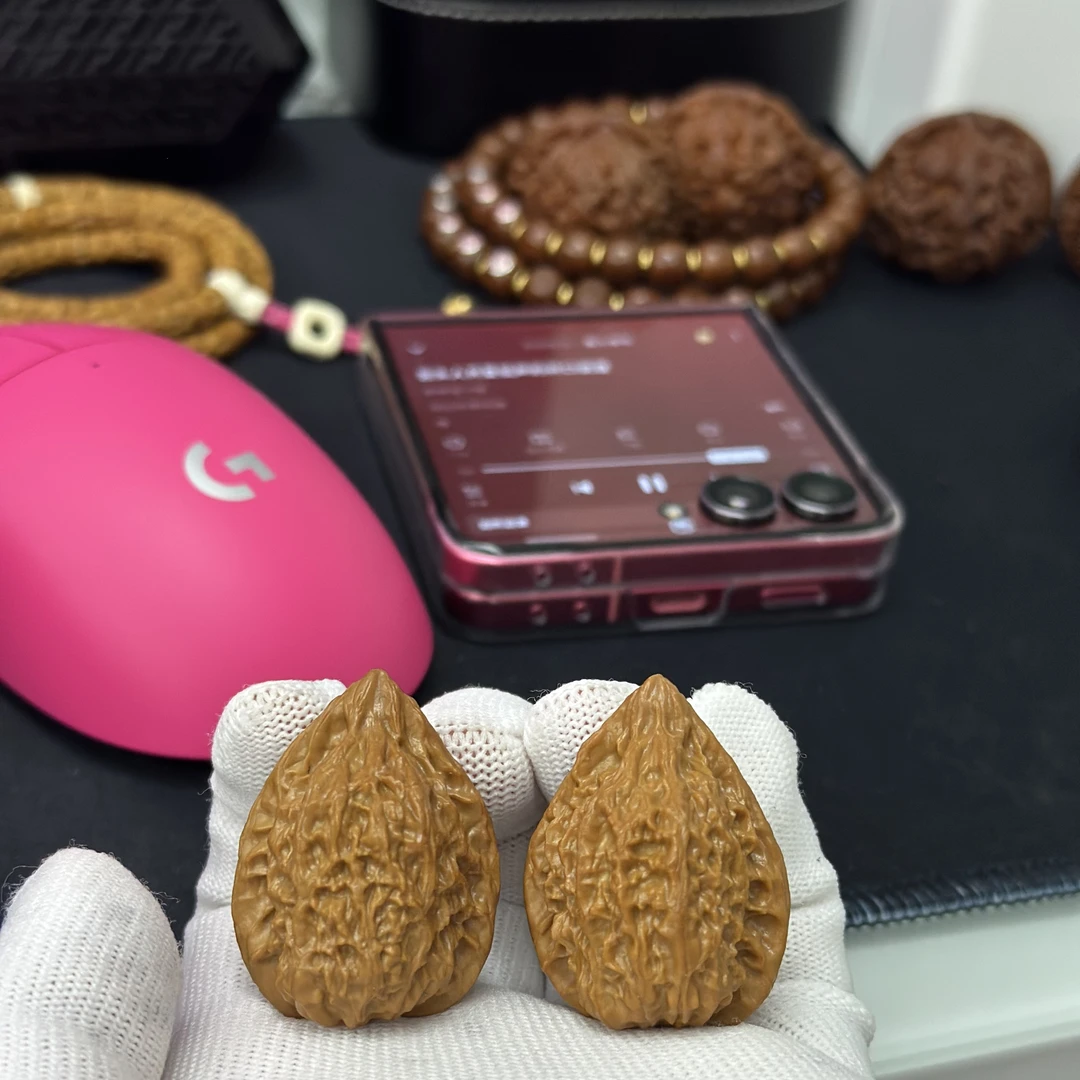 文玩核桃全品延庆鸡心 边29.8 肚29 高40 手工测量可能存在误差