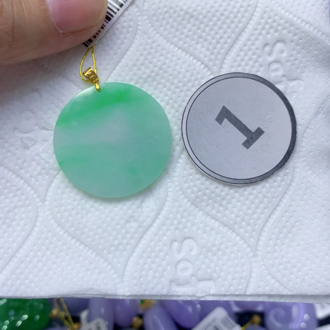 翡翠18K金镶嵌颈饰翡翠