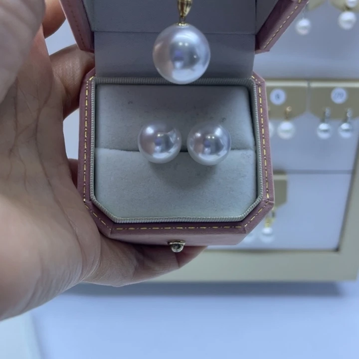 淡水珍珠18K金镶嵌颈饰