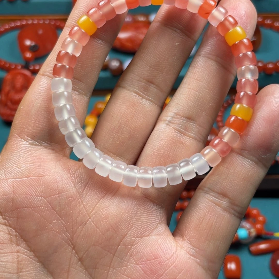 昊***典玛瑙/玉髓串未镶嵌