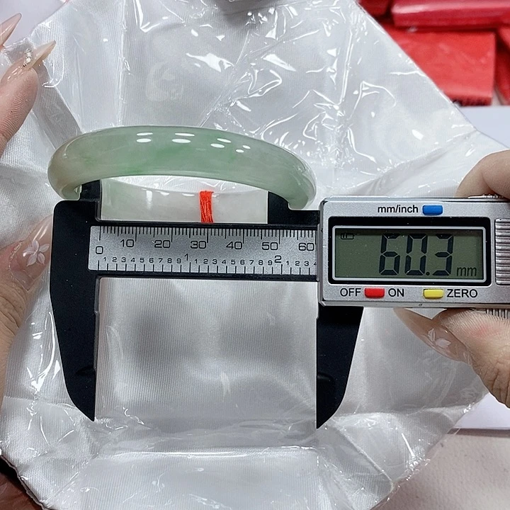 翡翠手镯未镶嵌306
