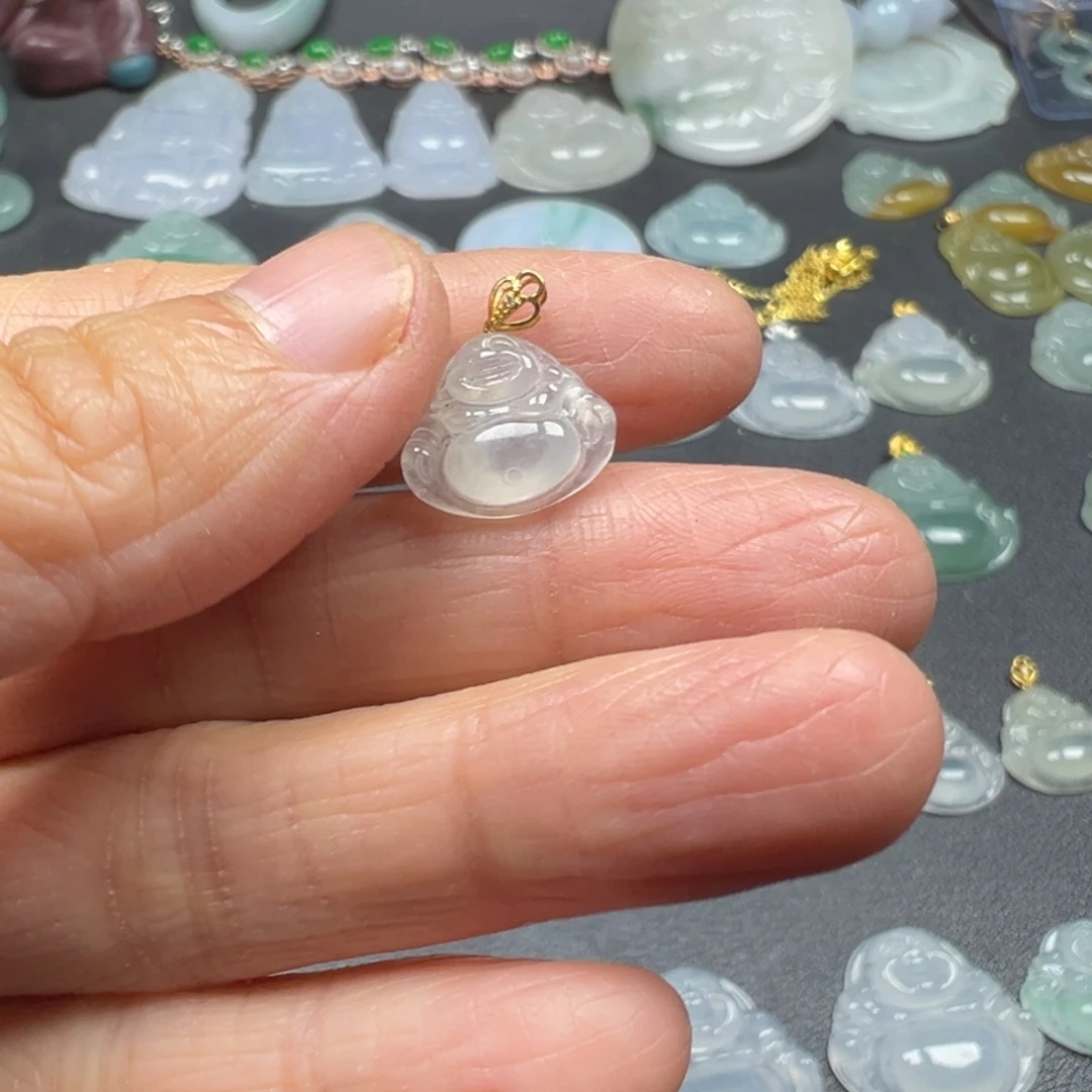 翡翠18K金镶嵌颈饰佛公