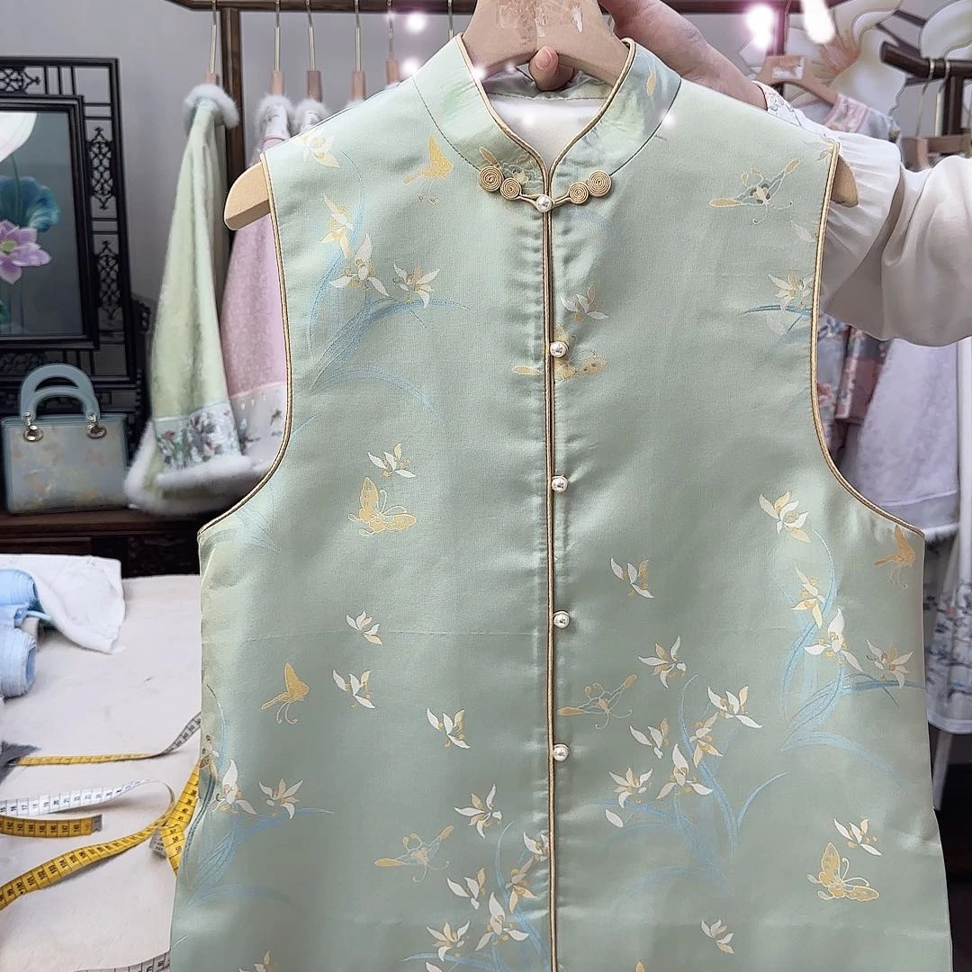 刺绣钱小萍兰花蝴蝶宋锦马甲