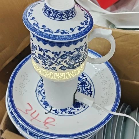 瓷玲珑青花办公杯两个带盖子微瑕疵