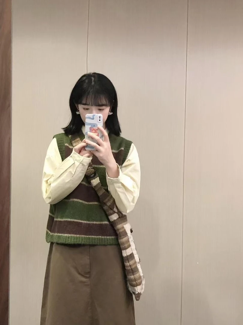 2025秋季新款韩系减龄百搭衬衫条纹针织马甲高腰半身裙三件套装