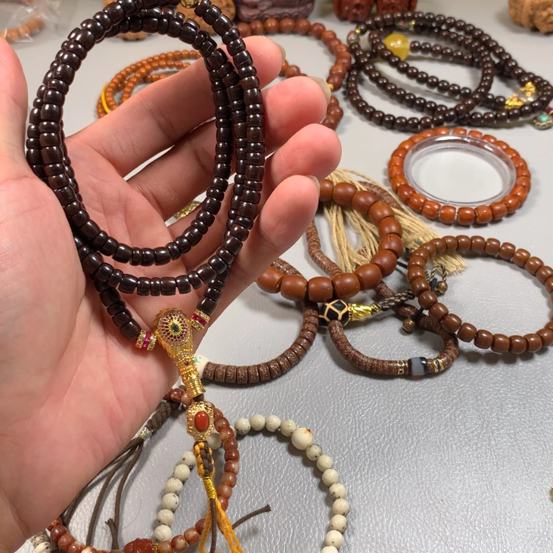 吊坠椰蒂。。。。。。。。。。