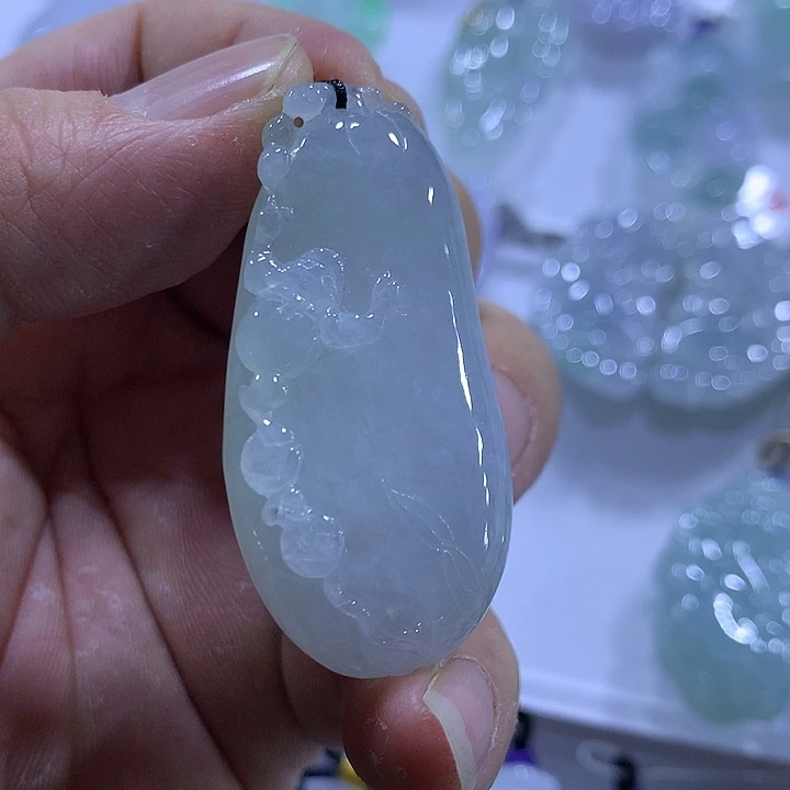 翡翠未镶嵌颈饰天然翡翠A货吊坠