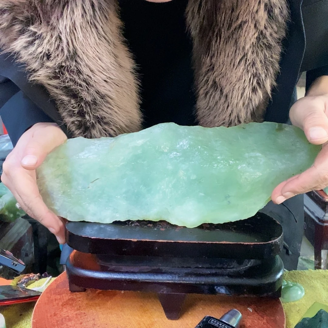 蛇纹石玉未镶嵌珠宝奇石