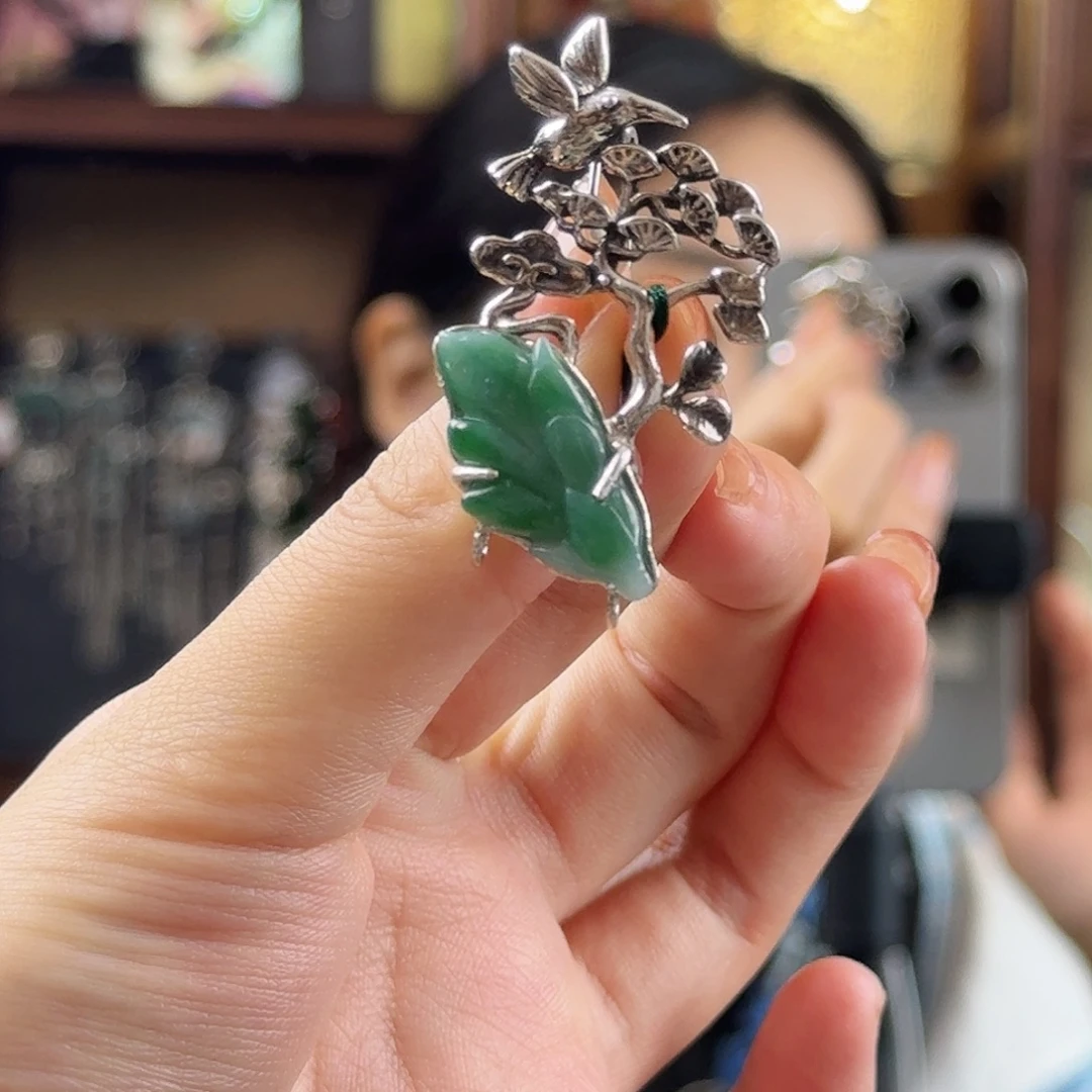 翡翠银S925镶嵌胸饰