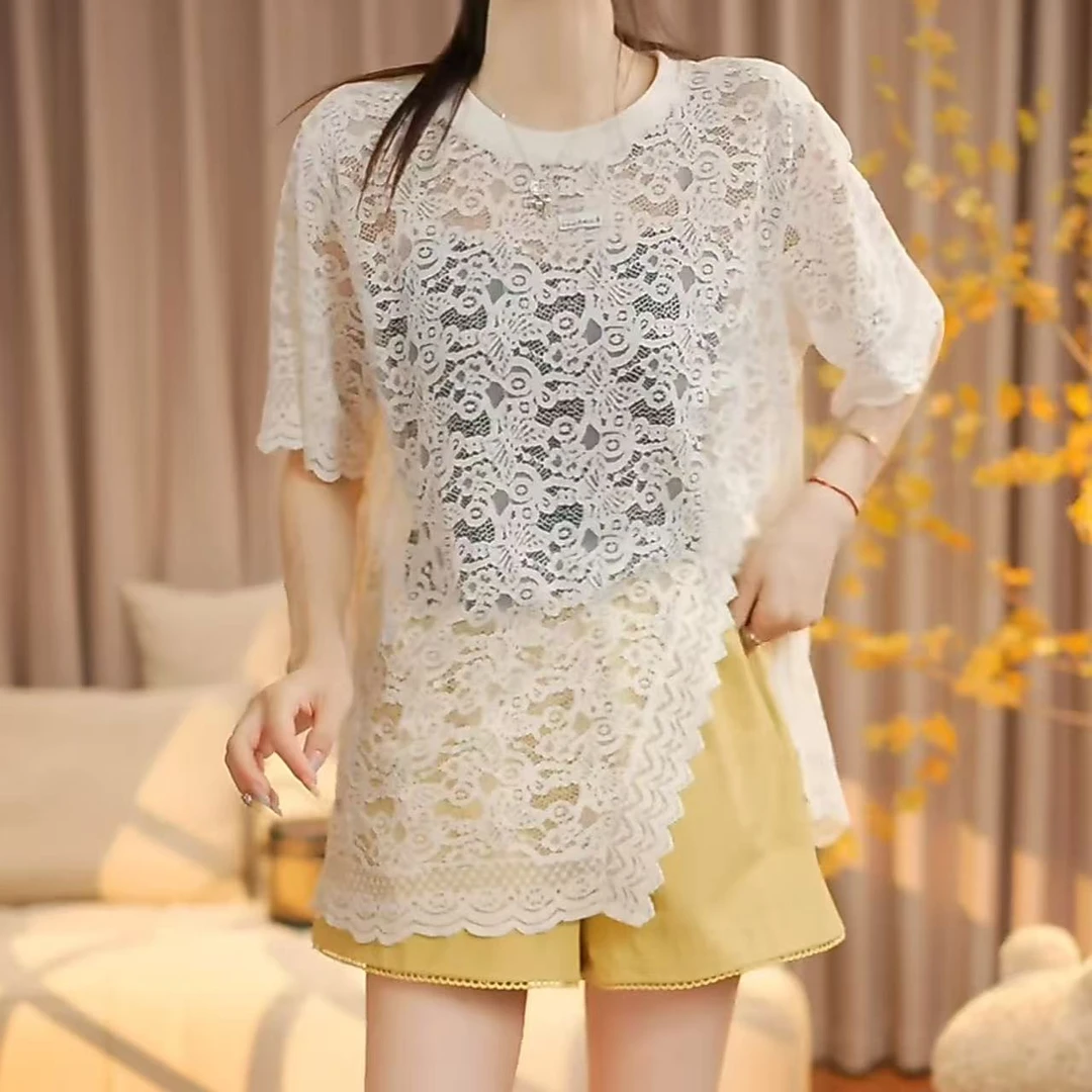 气质减龄镂空蕾丝圆领千金风T恤2025年夏季显瘦开叉罩衫短袖上衣