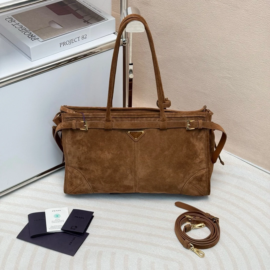 95新 Prada/普拉达 Prada 棕色 麂皮 softlux大号/693565367