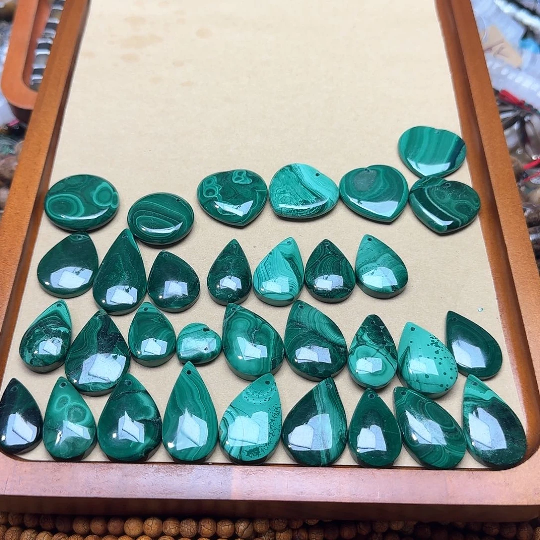 玛瑙/玉髓合金珠宝半成品一个孔雀石吊坠