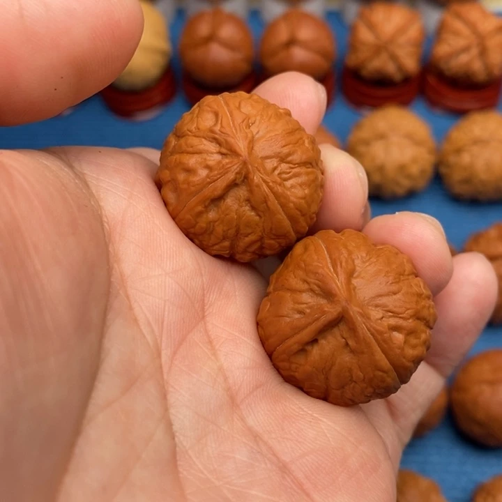 文玩核桃把件三棱