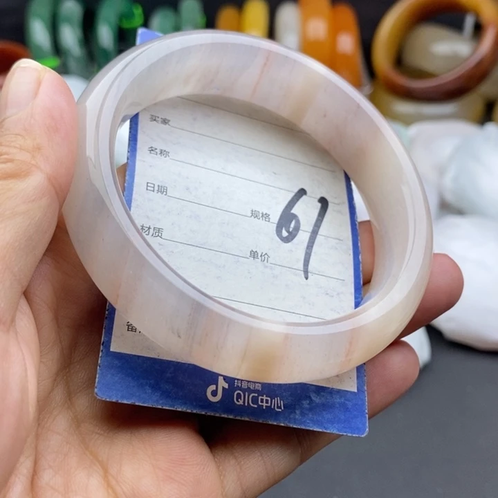 石英质玉手镯未镶嵌