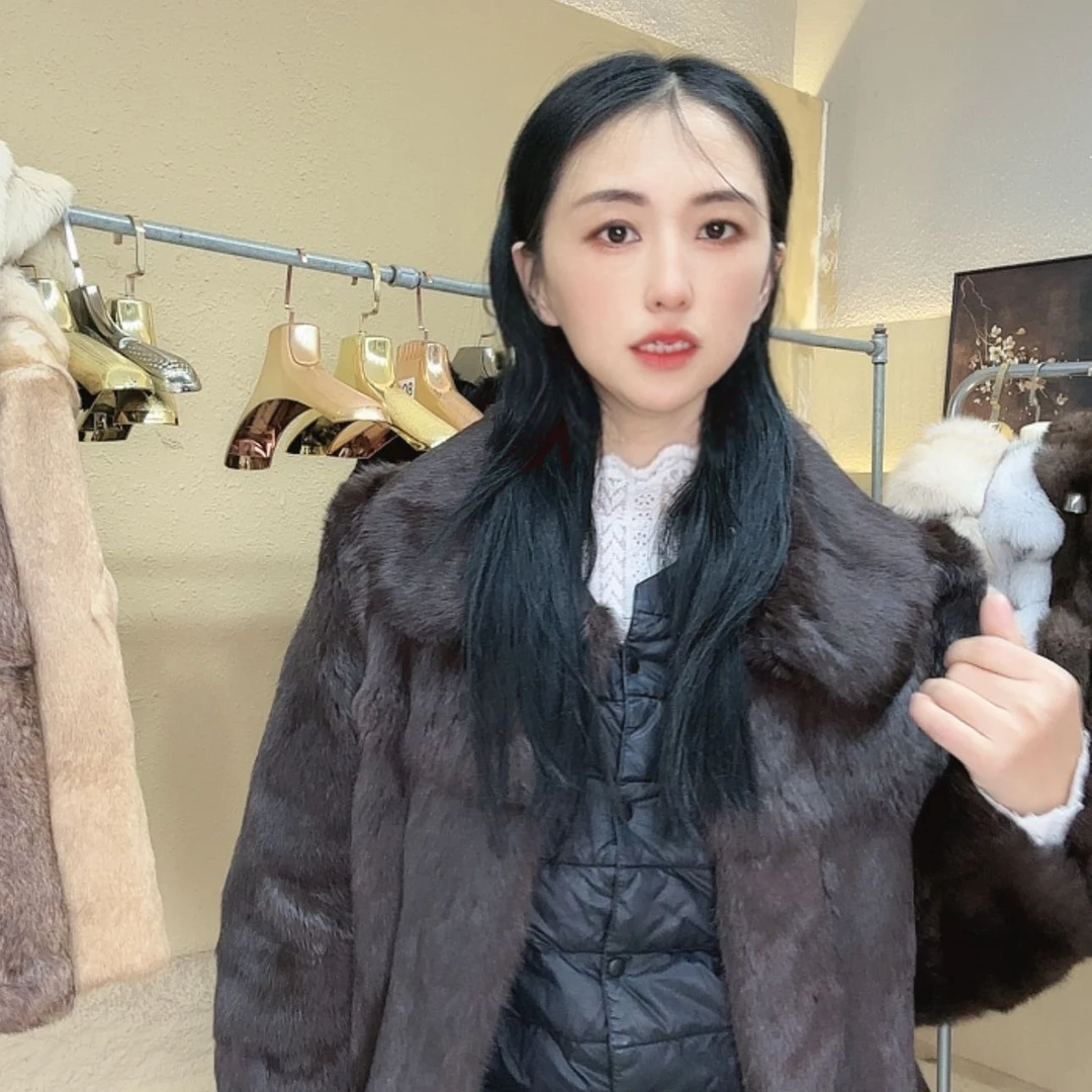 【闪购商品】兔毛外套搭配