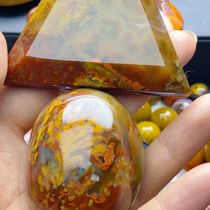 隋***弋玛瑙/玉髓未镶嵌宣化战国红玛瑙无事牌