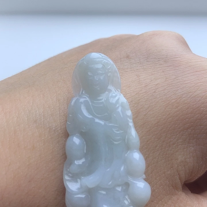 翡翠未镶嵌挂件观音菩萨一个