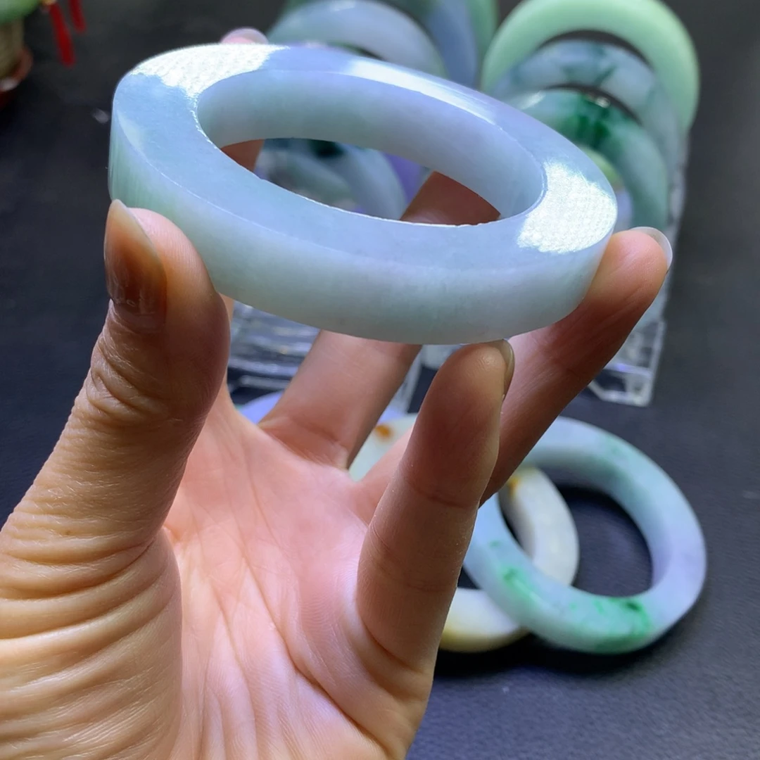 未镶嵌手镯定制翡翠