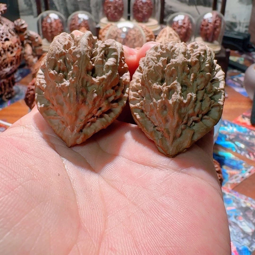 文玩核桃吊坠三角大金蟾