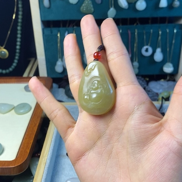 和田玉未镶嵌吊坠(赠链)