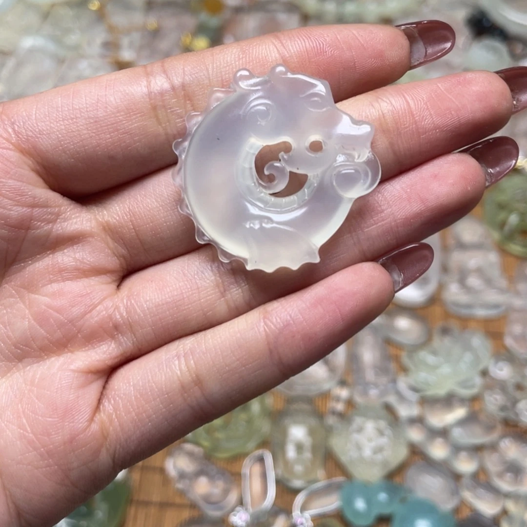 未镶嵌蛇纹石玉颈饰