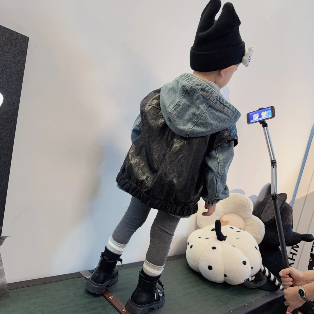 濮六六童装 男女童韩版酷帅落肩袖下摆收口黑色单排扣皮马甲