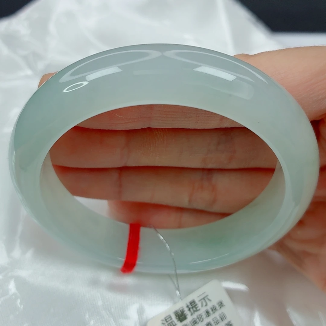 翡翠未镶嵌手镯55.4正圈，果冻胶感起光，强推，041