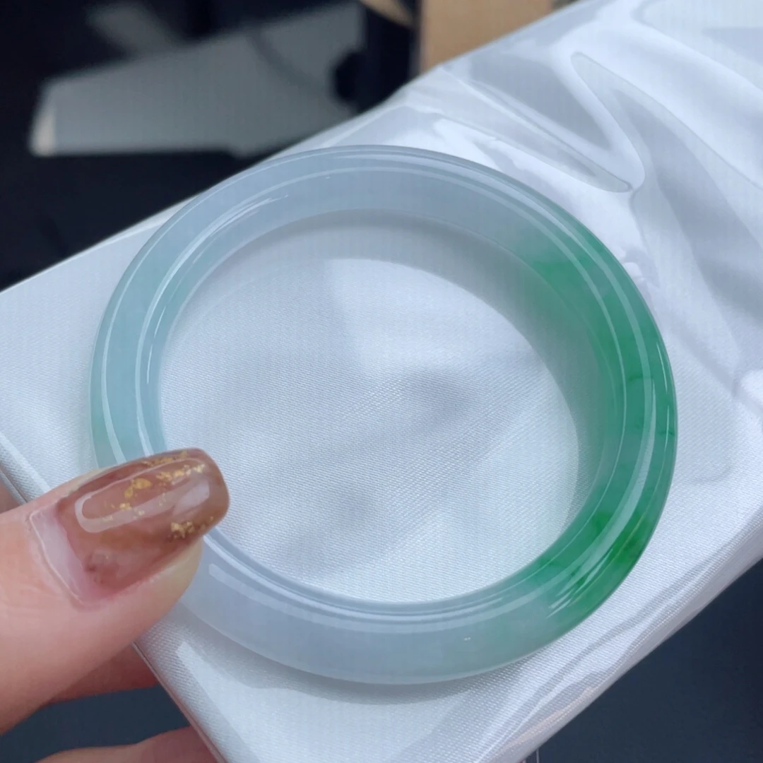 未镶嵌手镯翡翠50.5美人镯 小葱拌豆腐 飘阳绿白底青8号