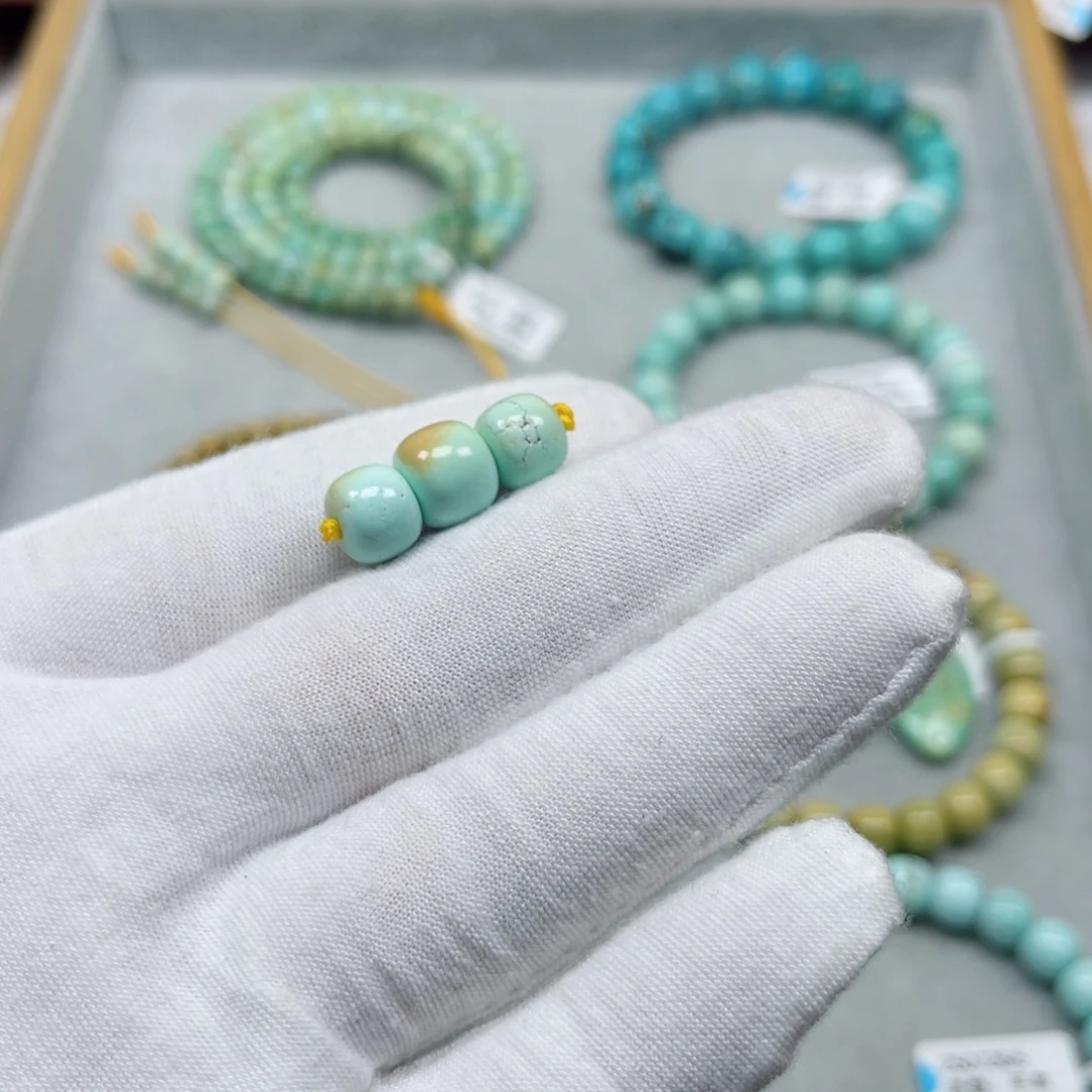 绿松石未镶嵌挂件