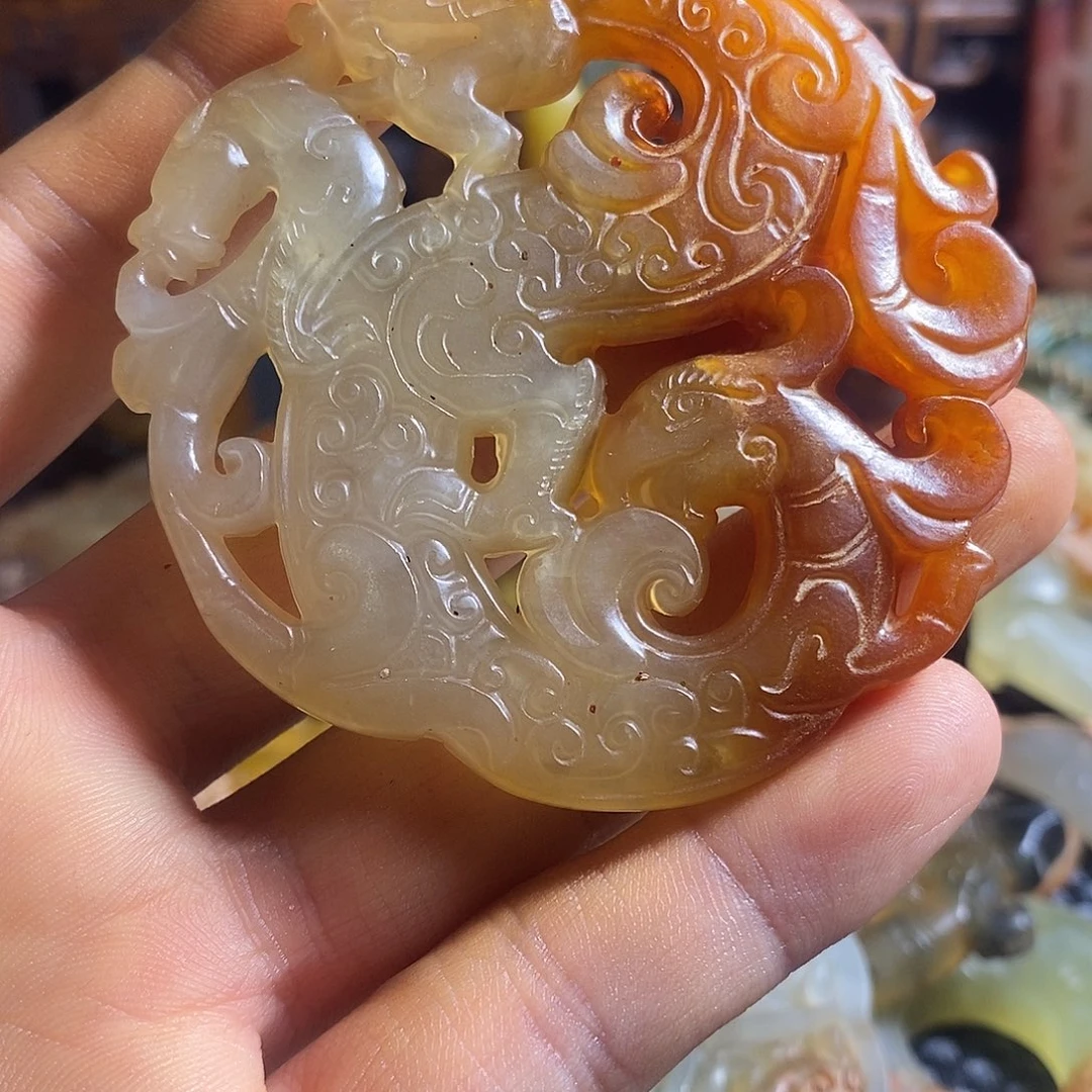 未镶嵌岫岩老玉（透闪石质玉）挂件