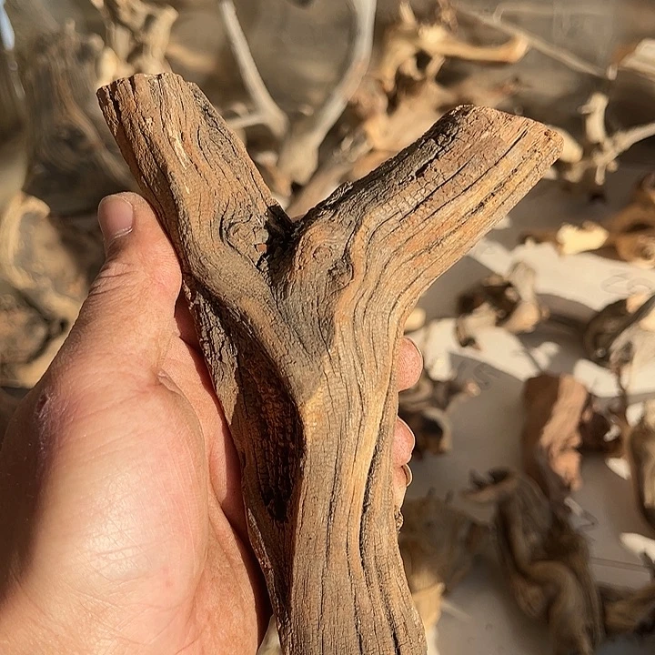 大叶紫檀（黑酸枝木类）尚****制