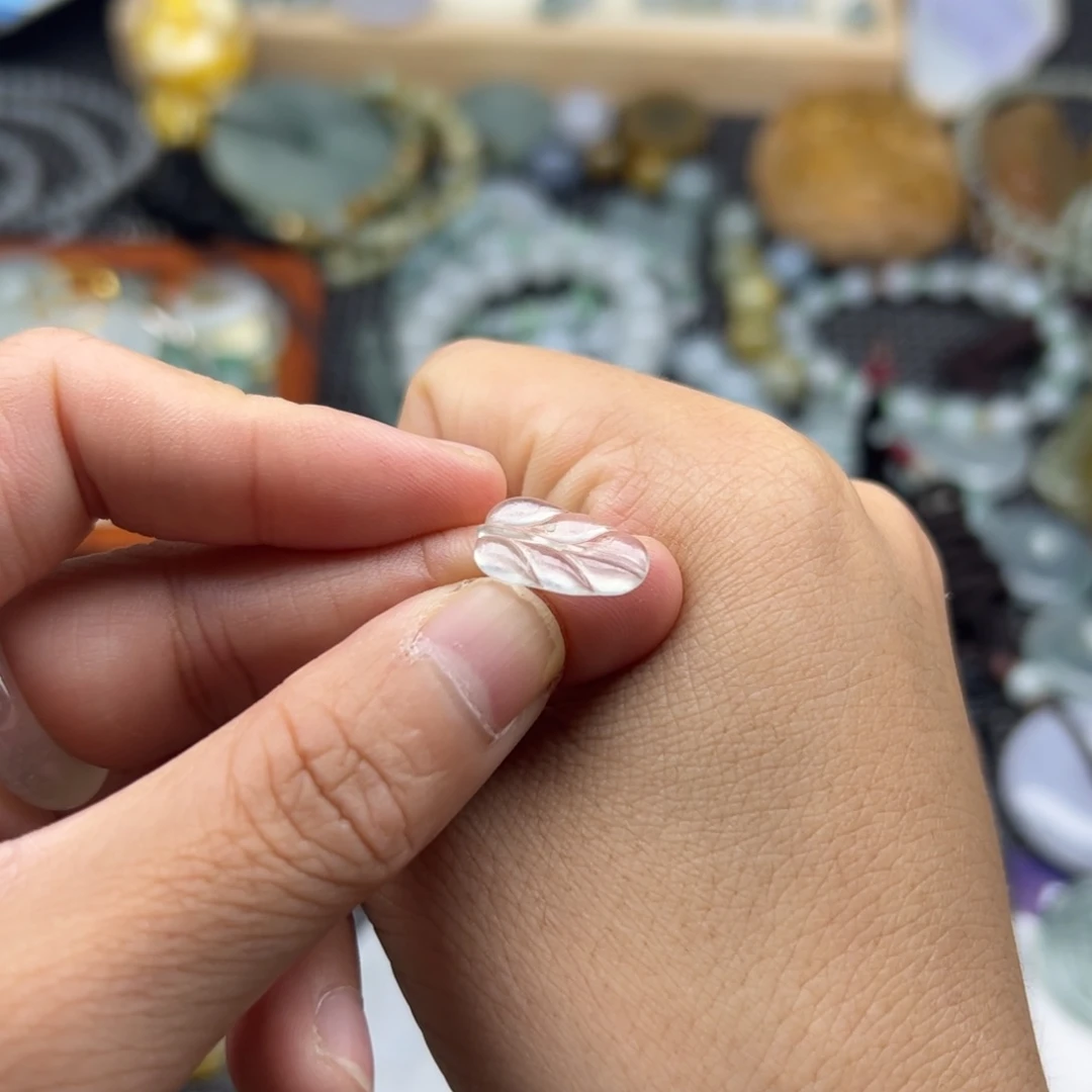 颈饰未镶嵌翡翠叶子