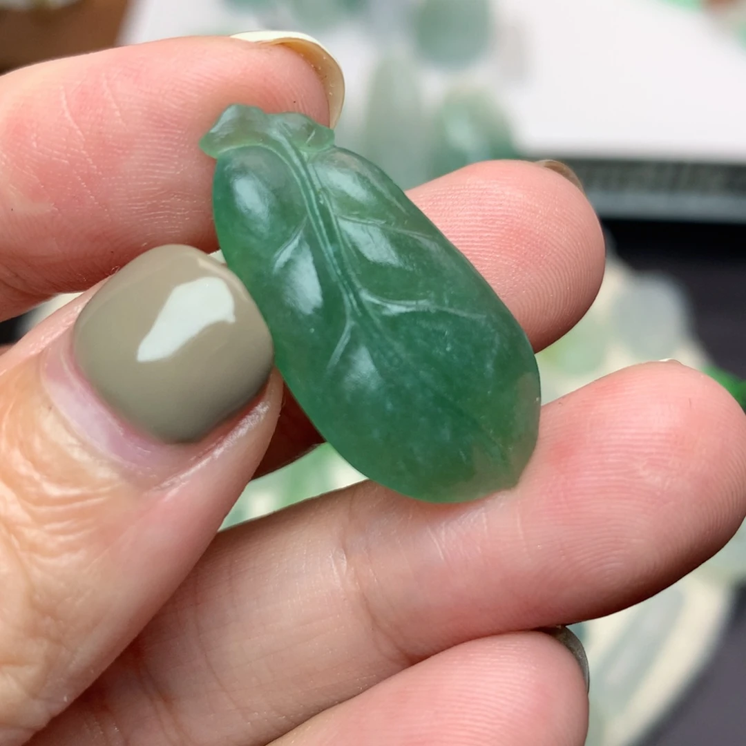 未镶嵌定制翡翠如意