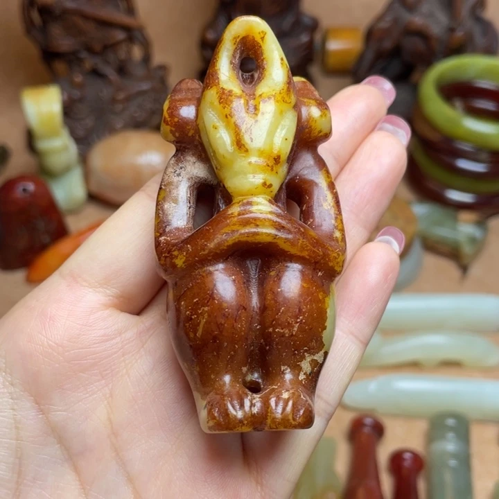 蛇纹石玉未镶嵌颈饰
