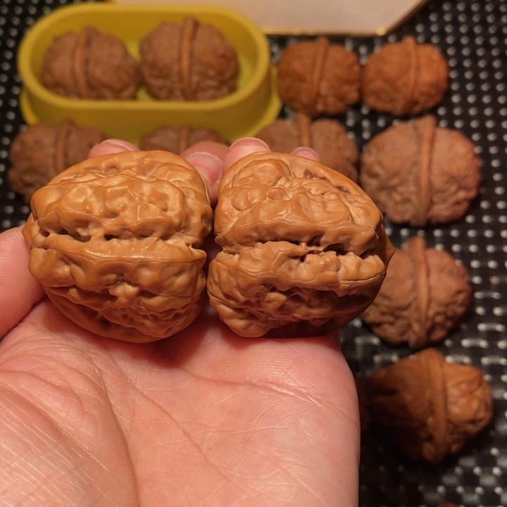 三***哥文玩核桃把件四开八腿蛙王