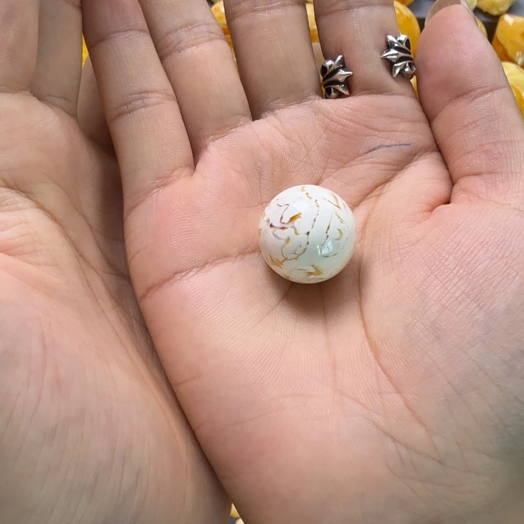 韭***割蜜蜡未镶嵌珠宝奇石