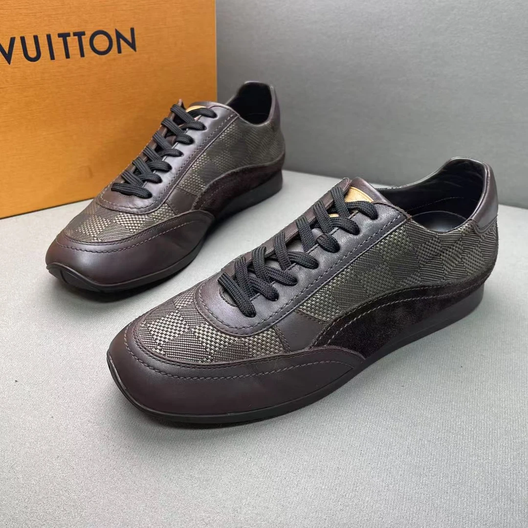 95新 LouisVuitton/路易威登 棕色经典棋盘格满印时尚板鞋 41码