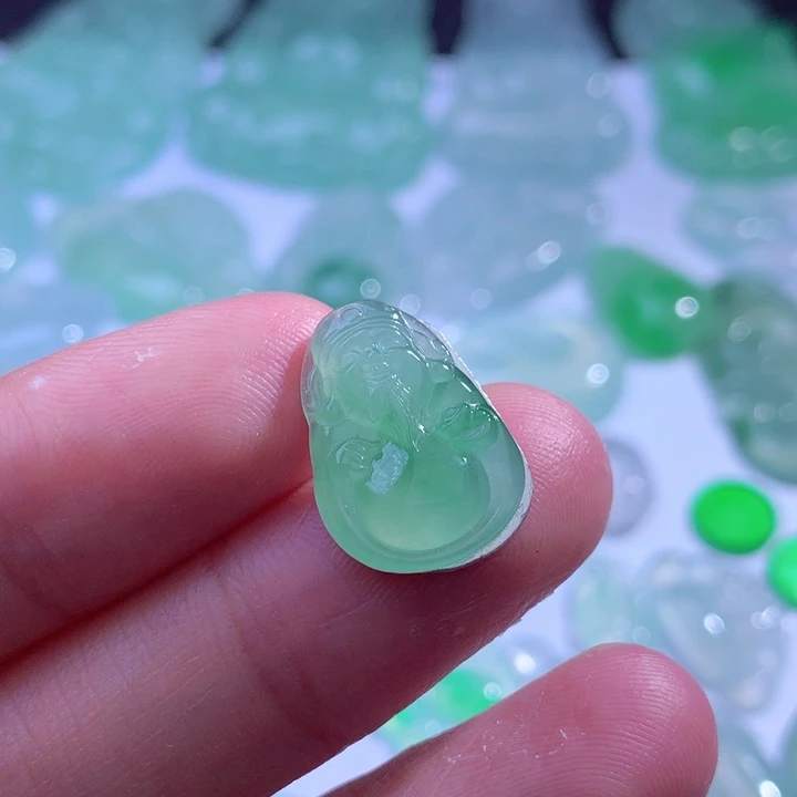 翡翠未镶嵌颈饰缅甸翡翠