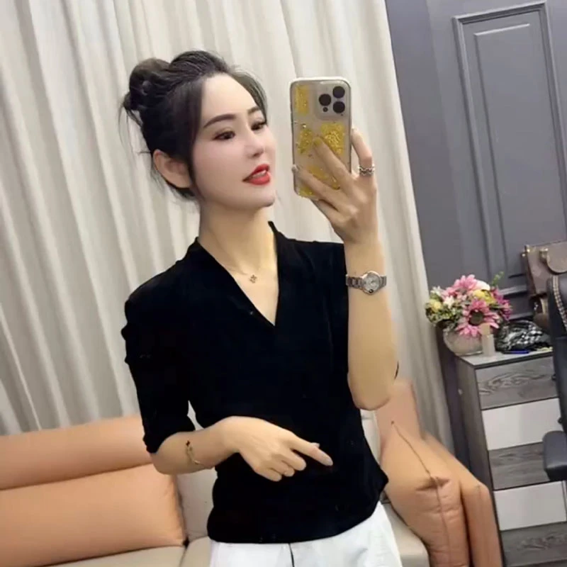 欧洲站2025秋季新款高级感黑色金丝绒上衣女时尚气质百搭修身显瘦