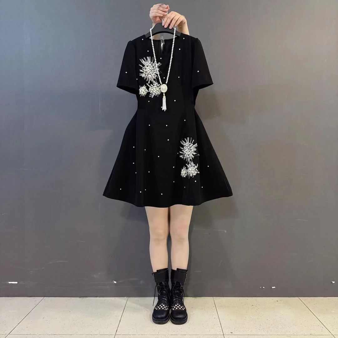 大码新款韩版重工钉珠立体花朵圆领显瘦轻奢连衣裙