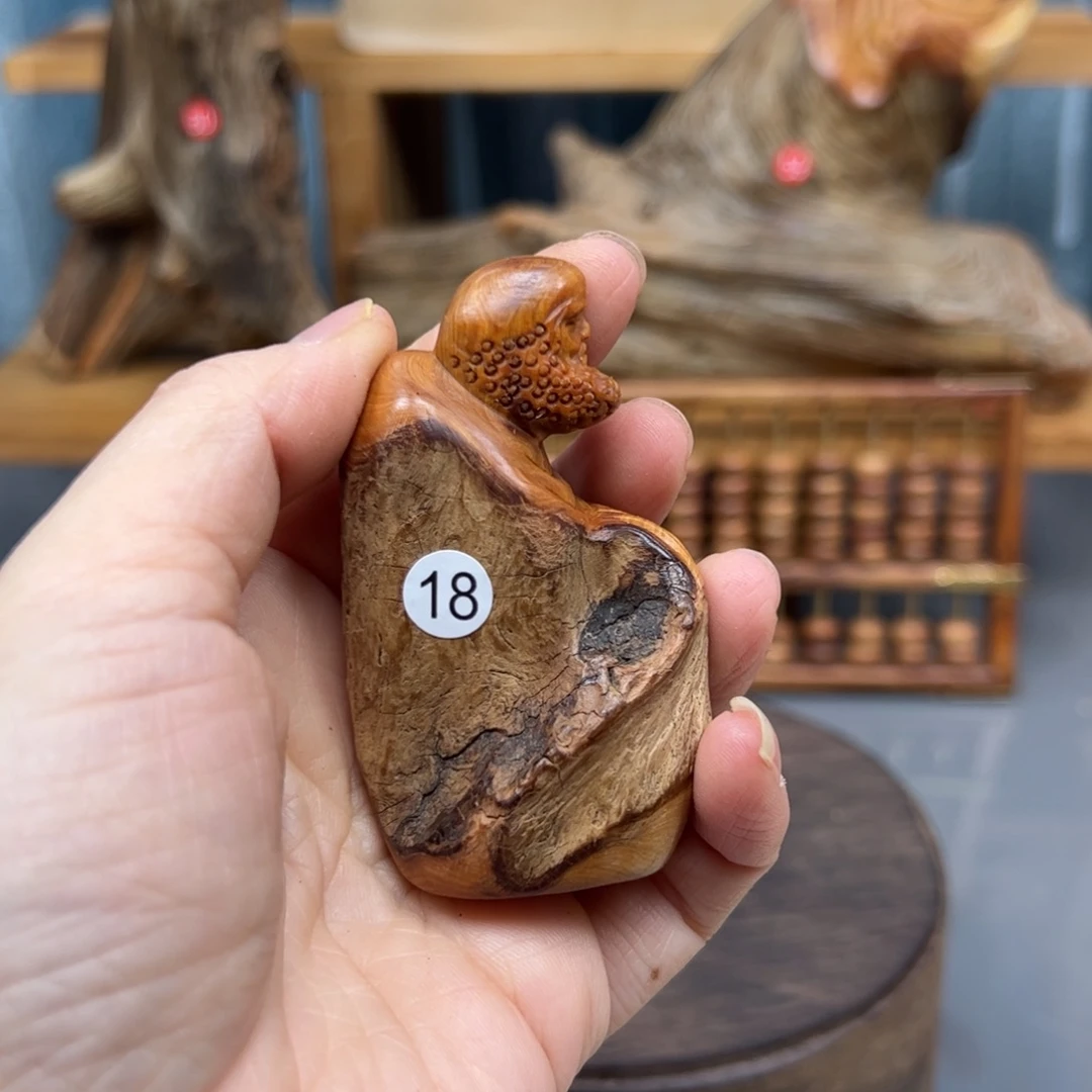 郝***壮木崖柏木摆件手把件，